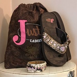 “Justin” Womans size 6 Thong Sandals Pink Ice